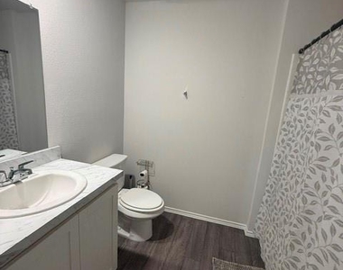 150 Dotty Lou Street - Photo Thumbnail 14