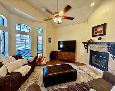 421 Leisure Lane - Photo Thumbnail 2