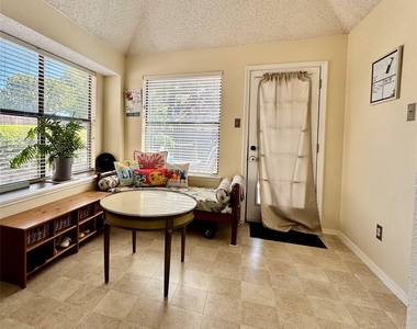 421 Leisure Lane - Photo Thumbnail 6