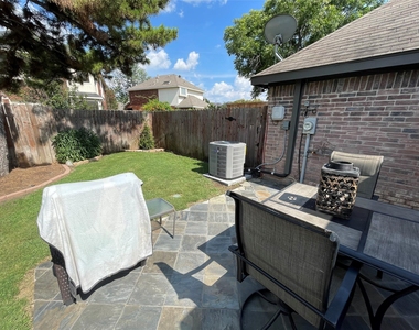 421 Leisure Lane - Photo Thumbnail 15