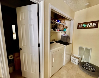 421 Leisure Lane - Photo Thumbnail 9