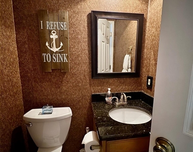 421 Leisure Lane - Photo Thumbnail 10