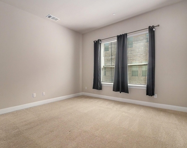 315 Ferndale Street - Photo Thumbnail 16