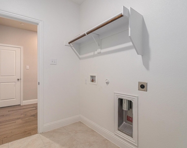 315 Ferndale Street - Photo Thumbnail 27