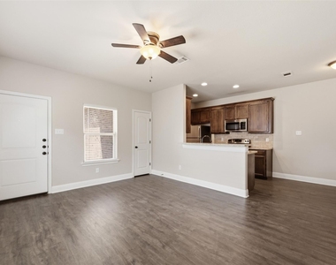3217 Karen Street - Photo Thumbnail 2