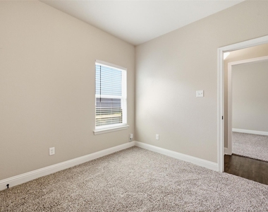 3217 Karen Street - Photo Thumbnail 14