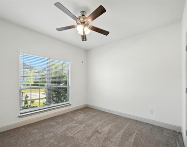 235 Community Drive - Photo Thumbnail 6