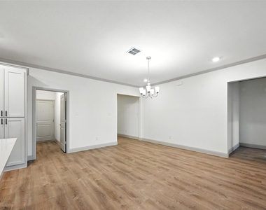 235 Community Drive - Photo Thumbnail 2