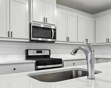 235 Community Drive - Photo Thumbnail 11