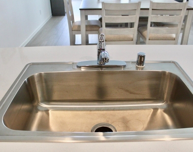 3907 Ontario Way - Photo Thumbnail 8