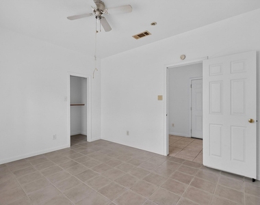 762 Bethpage Avenue - Photo Thumbnail 23