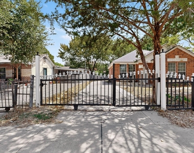 762 Bethpage Avenue - Photo Thumbnail 2