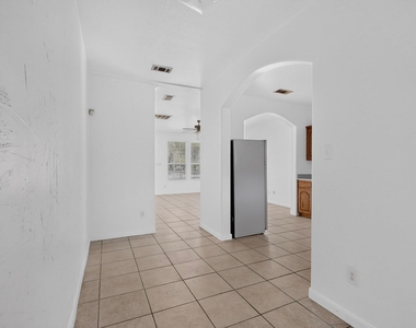 762 Bethpage Avenue - Photo Thumbnail 13