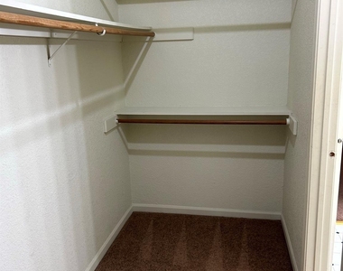 1225 Eaton Lane - Photo Thumbnail 16