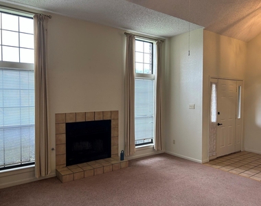 1225 Eaton Lane - Photo Thumbnail 3