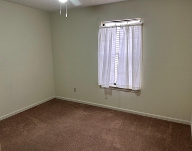 1225 Eaton Lane - Photo Thumbnail 18
