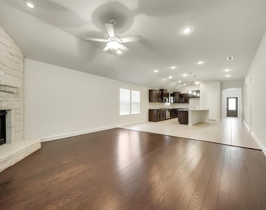 601 Elm Creek Drive - Photo Thumbnail 10