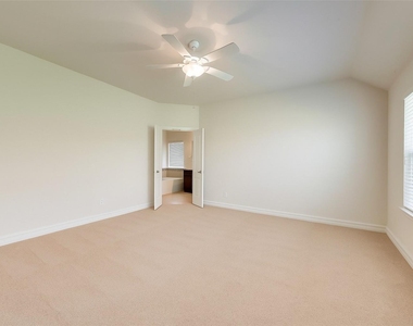 601 Elm Creek Drive - Photo Thumbnail 13