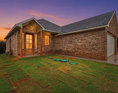 1413 Ridgeview Circle - Photo Thumbnail 3