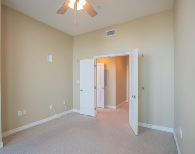 500 Throckmorton Street - Photo Thumbnail 17