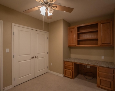 500 Throckmorton Street - Photo Thumbnail 7