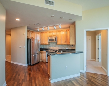 500 Throckmorton Street - Photo Thumbnail 10