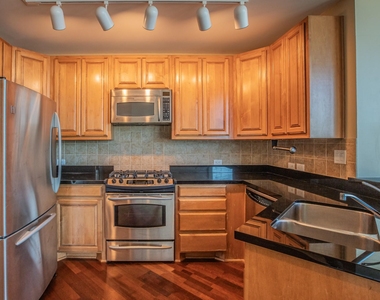 500 Throckmorton Street - Photo Thumbnail 12