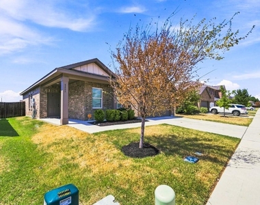 8405 Hawkview Drive - Photo Thumbnail 3