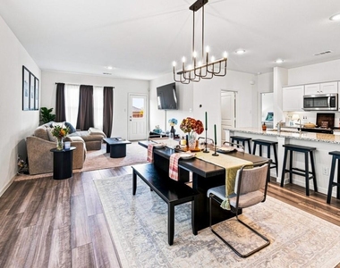 8405 Hawkview Drive - Photo Thumbnail 4