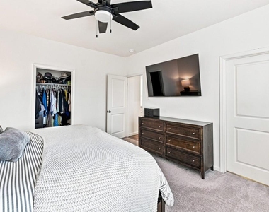 8405 Hawkview Drive - Photo Thumbnail 13
