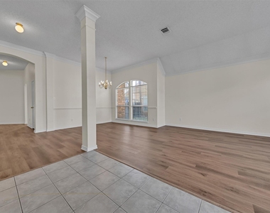 2202 Richmond Circle - Photo Thumbnail 6