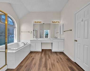 2202 Richmond Circle - Photo Thumbnail 29