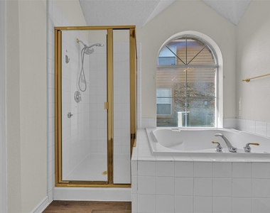 2202 Richmond Circle - Photo Thumbnail 31