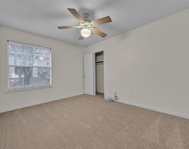 2202 Richmond Circle - Photo Thumbnail 16