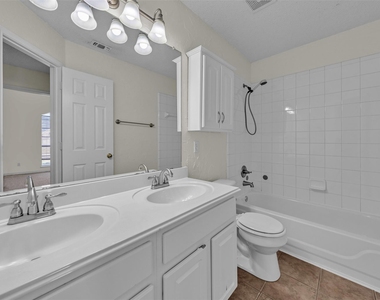 2202 Richmond Circle - Photo Thumbnail 12