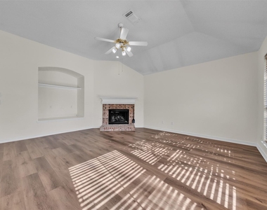 2202 Richmond Circle - Photo Thumbnail 22