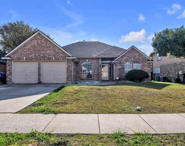 2202 Richmond Circle - Photo Thumbnail 1