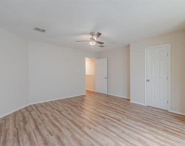 8749 Hunters Trail - Photo Thumbnail 19