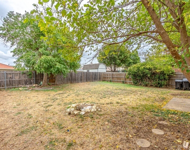 8749 Hunters Trail - Photo Thumbnail 25