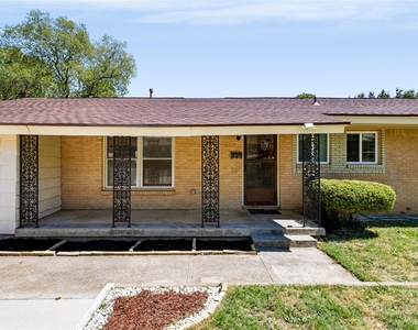 732 Hurstview Drive - Photo Thumbnail 3