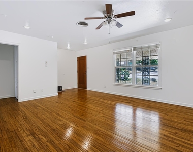 732 Hurstview Drive - Photo Thumbnail 4