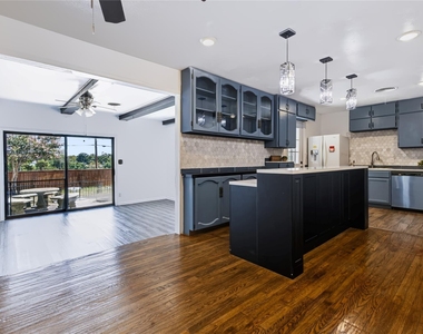 732 Hurstview Drive - Photo Thumbnail 13