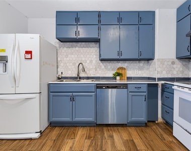 732 Hurstview Drive - Photo Thumbnail 8