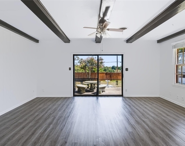 732 Hurstview Drive - Photo Thumbnail 14