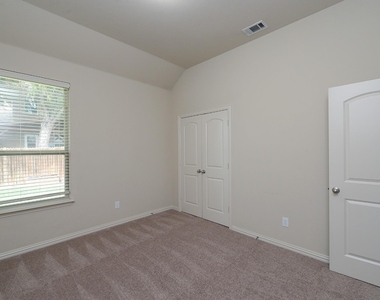 3300 Glen Crest Lane - Photo Thumbnail 14