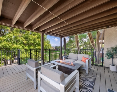 3326 Augusta Boulevard - Photo Thumbnail 16