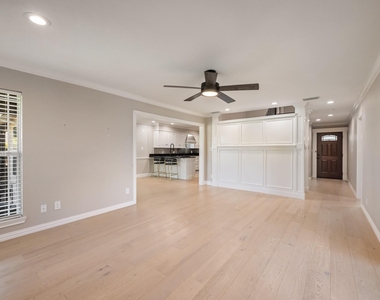 3326 Augusta Boulevard - Photo Thumbnail 4