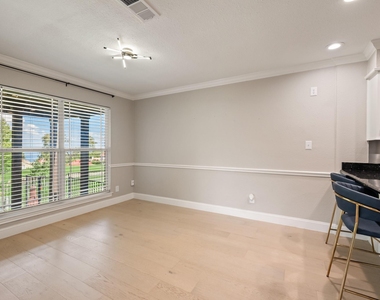 3326 Augusta Boulevard - Photo Thumbnail 8