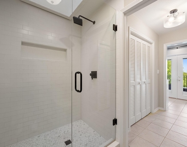 3326 Augusta Boulevard - Photo Thumbnail 23