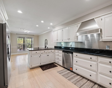 3326 Augusta Boulevard - Photo Thumbnail 11